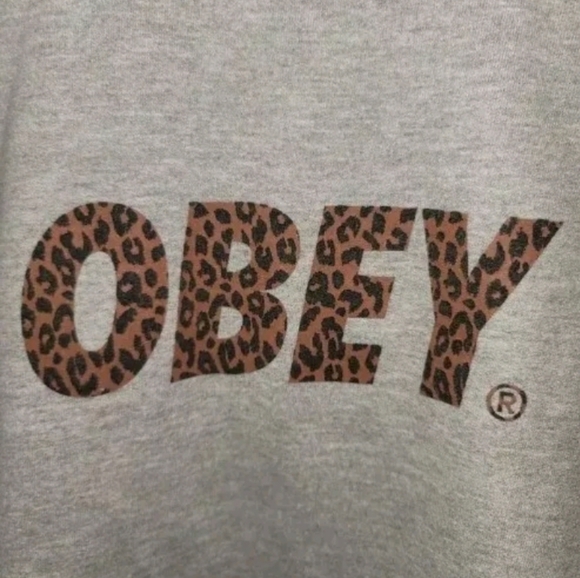 OBEY Women’s Pullover Sweatshirt Size Small - Picture 2 of 6